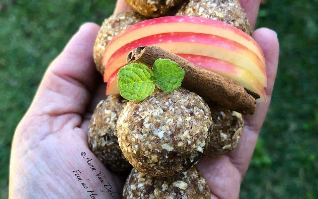 bliss-balls-apple-pie